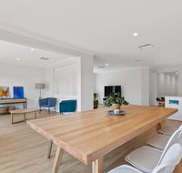 Family holiday paradise - new modern beach house - Food Delivery Shop