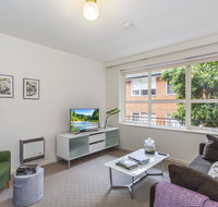 Family-friendly apartment in green Glen Iris - Food Delivery Shop