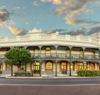 Farmers Home Hotel - Food Delivery Shop