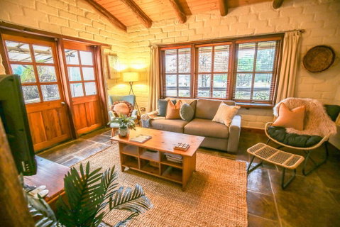 Feathertop Retreat - Food Delivery Shop 1