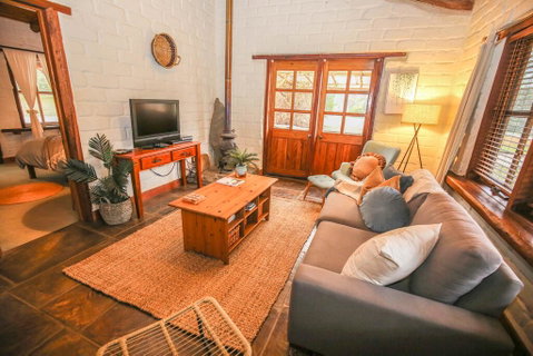 Feathertop Retreat - Food Delivery Shop 2