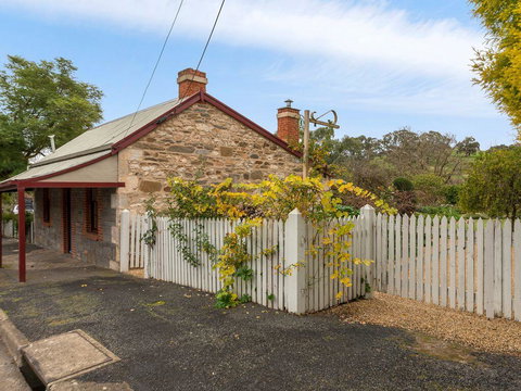Fig Tree Cottage - Food Delivery Shop 0