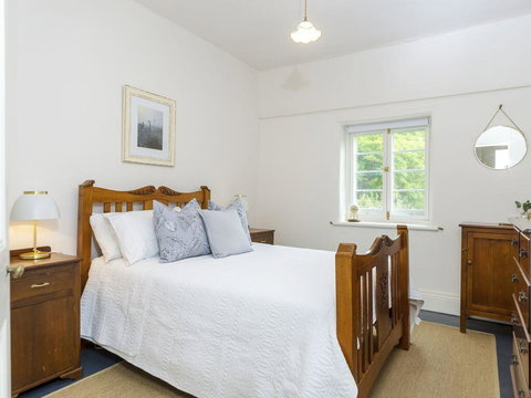 Fig Tree Cottage - Food Delivery Shop 3
