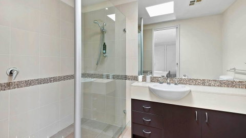 FLORENCE HOUSE Sundrenched Luxury With Pool & Deck - Food Delivery Shop 2