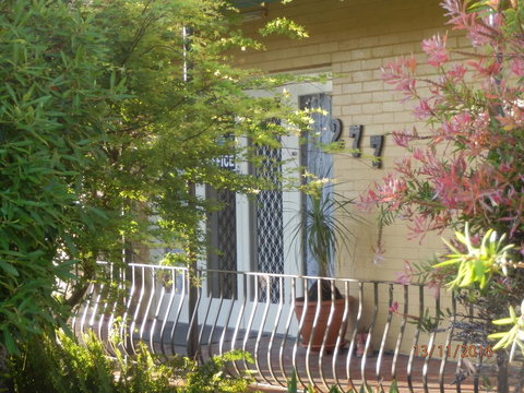 Flying Spur Motel - Food Delivery Shop 0