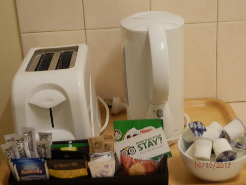 Flying Spur Motel - Food Delivery Shop 1