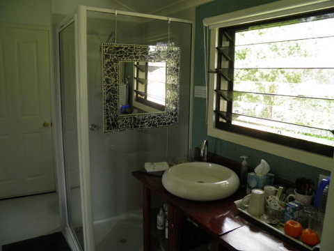 Follywood Guesthouse B&B - Food Delivery Shop 2