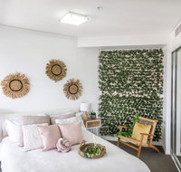 Forest themed APT in the Heart of Brisbane CBD - Food Delivery Shop