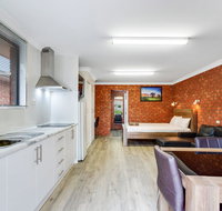 Fossicker Caravan Park - Food Delivery Shop