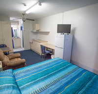 Fourth Ave Motor Inn - Food Delivery Shop