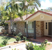 FRANGIPANI BEACH HOUSE - PET FRIENDLY 22 Belbourie Cres Boomerang Beach - Food Delivery Shop
