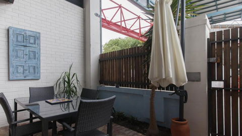 Fremantle Terrace - Food Delivery Shop 2