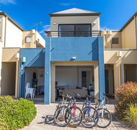 Front 9 then Dine - 3/61 St Andrews Boulevard - Food Delivery Shop