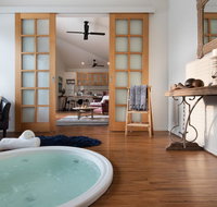 Gables Bend Spa Villa - Food Delivery Shop