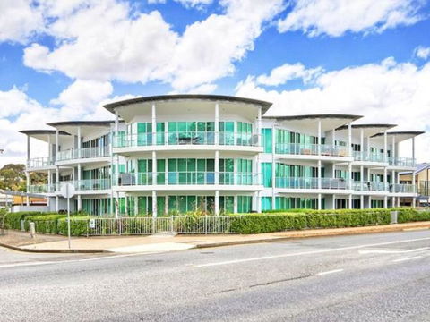 Gallery Resort Apartments - Food Delivery Shop 0
