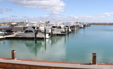 Geraldton Holiday Unit - Food Delivery Shop 0