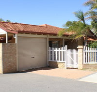 Geraldton Luxury Retreat 2 - Food Delivery Shop