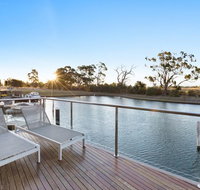 Gippsland Lakehouse A - Canal frontage - Food Delivery Shop