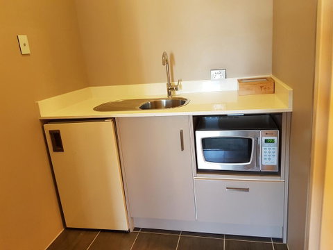 Golden Age Motor Inn - Food Delivery Shop 2