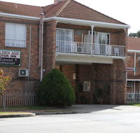 Golden Age Motor Inn - Food Delivery Shop