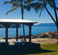 Golden Sands Beach House - Food Delivery Shop