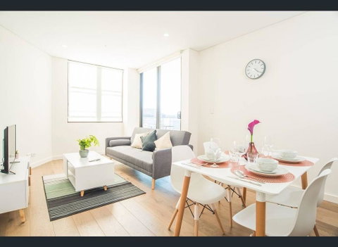 Gorgeous Modern Brand New Two Bedroom Apartment With Large Lounge And Private Garden View Balcony - Food Delivery Shop 0