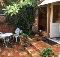 Gorgeous studio 2 minutes from the heart of Subiaco - Food Delivery Shop
