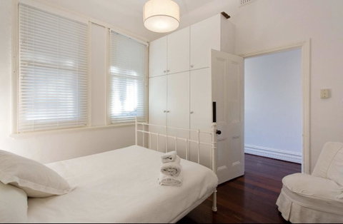 Gorgeous Subiaco Cottage - Food Delivery Shop 3