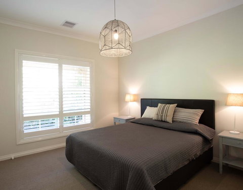 Gracefield Estate - Food Delivery Shop 2