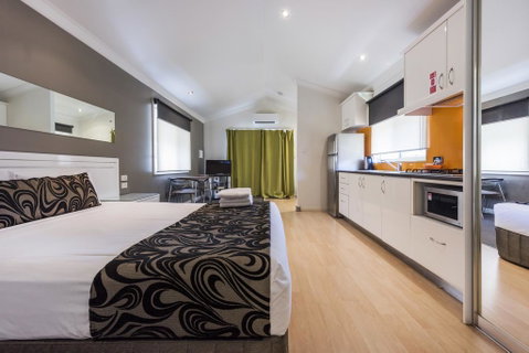 Grafton By Gateway Lifestyle Holiday Parks - Food Delivery Shop 0