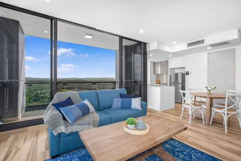 Grand Beach Views In 2-Bed Apartment With Balcony - Food Delivery Shop 3