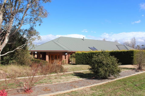 Gundaroo Manor Bed & Breakfast - Food Delivery Shop 0