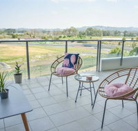 Heart Of the Sunny Coast - 2 Resort Pools Gym NOW OPEN Walk to Sunshine Plaza - Food Delivery Shop