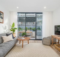 Herald 1-BR Apartment - Inner City Close to Beaches  Harbour - Food Delivery Shop