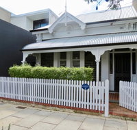 Heritage Luxury 3BR Cottage on Halifax - Food Delivery Shop