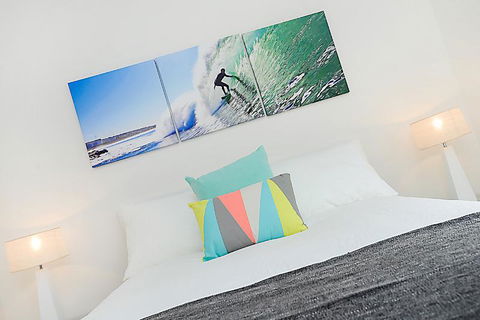 Hi 5 Luxury Holiday Apartments - Food Delivery Shop 2