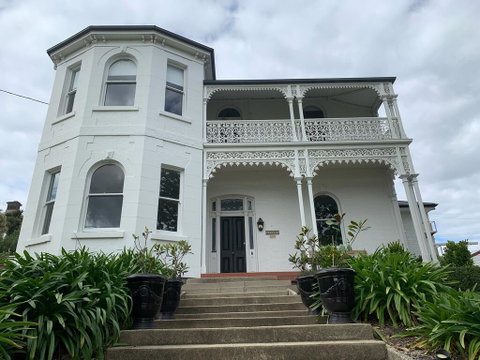 Highfield House - Food Delivery Shop 0