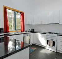 Hill Top Retreat Self Contained Accomodation - Food Delivery Shop