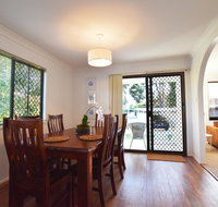 Holiday House - Food Delivery Shop