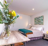 Homestay in the Heart of Fitzroy - Walk to CBD - Food Delivery Shop