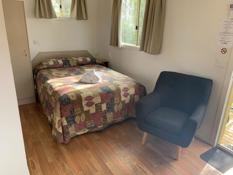 Horsham Riverside Caravan Park - Food Delivery Shop 2
