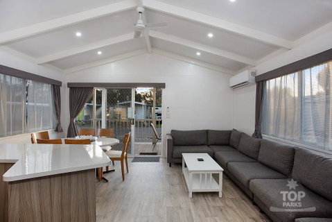 Horsham Riverside Caravan Park - Food Delivery Shop 0