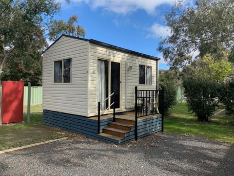Horsham Riverside Caravan Park - Food Delivery Shop 1
