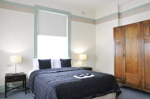 Hotel Gosford - Food Delivery Shop 2