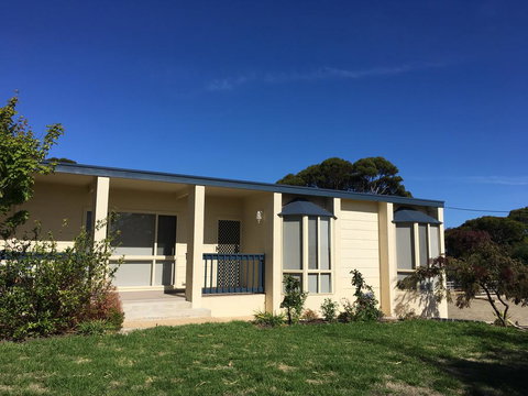 Island Daydreamer - Food Delivery Shop 1