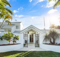 Island living in the heart of Noosa - Food Delivery Shop