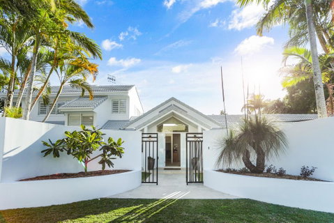 Island Living In The Heart Of Noosa - Food Delivery Shop 0
