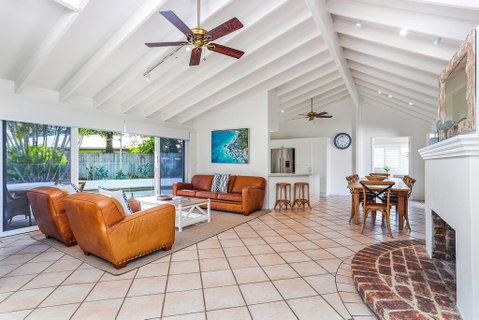 Island Living In The Heart Of Noosa - Food Delivery Shop 3