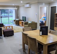 Jewel in the Crowne - Food Delivery Shop
