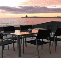 Jones's Beach House - perfect location with views - Food Delivery Shop